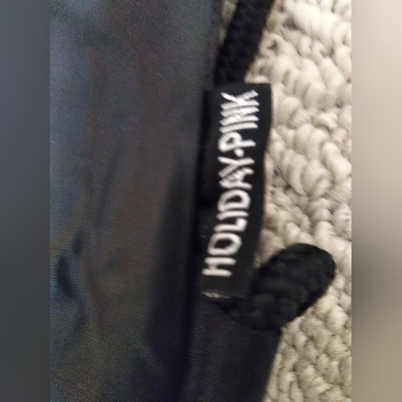 Triangl Holiday Pink Sports Bag - Picture 3 of 4